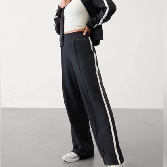 Athleta Pants - NWT-Athleta Finish Track Pant, Medium Tall